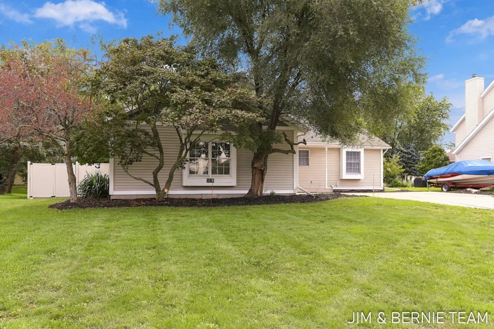 3114 Fox Fire Trail Holland Charter Township, MI 49464