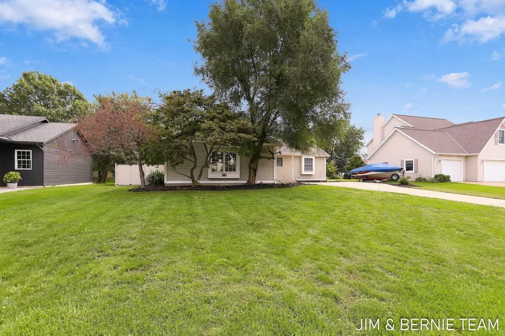 3114 Fox Fire Trail Holland Charter Township, MI 49464