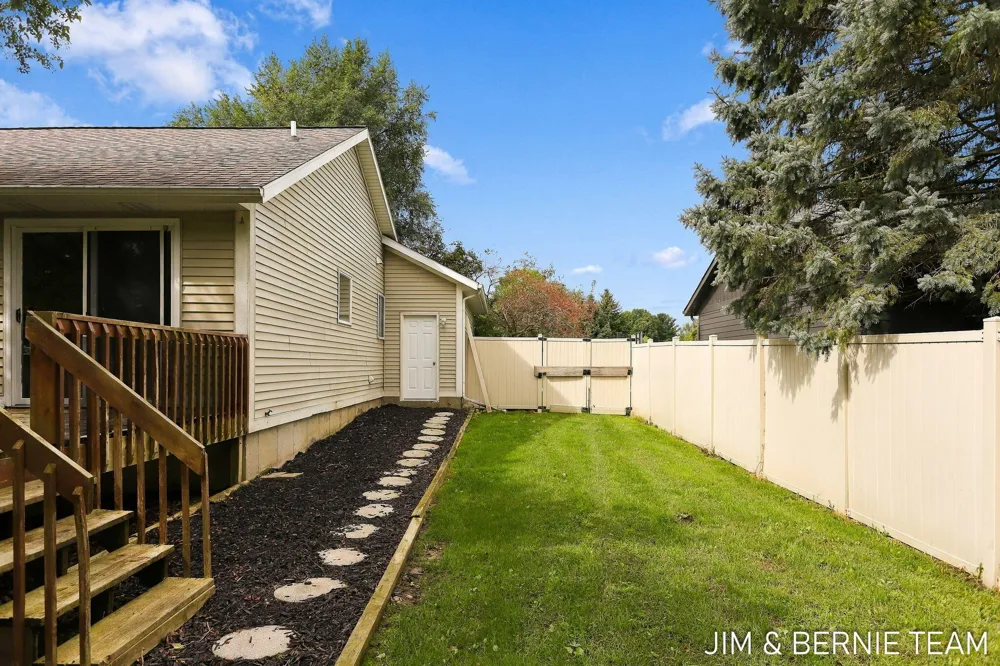 3114 Fox Fire Trail Holland Charter Township, MI 49464