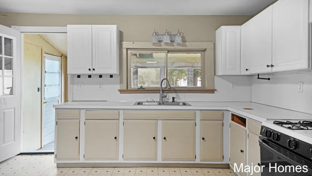 23032 Almy Road Reynolds Township, MI 49329