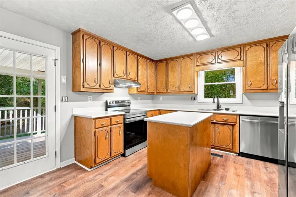 2140 Amberly Glen Way Dacula, GA 30019