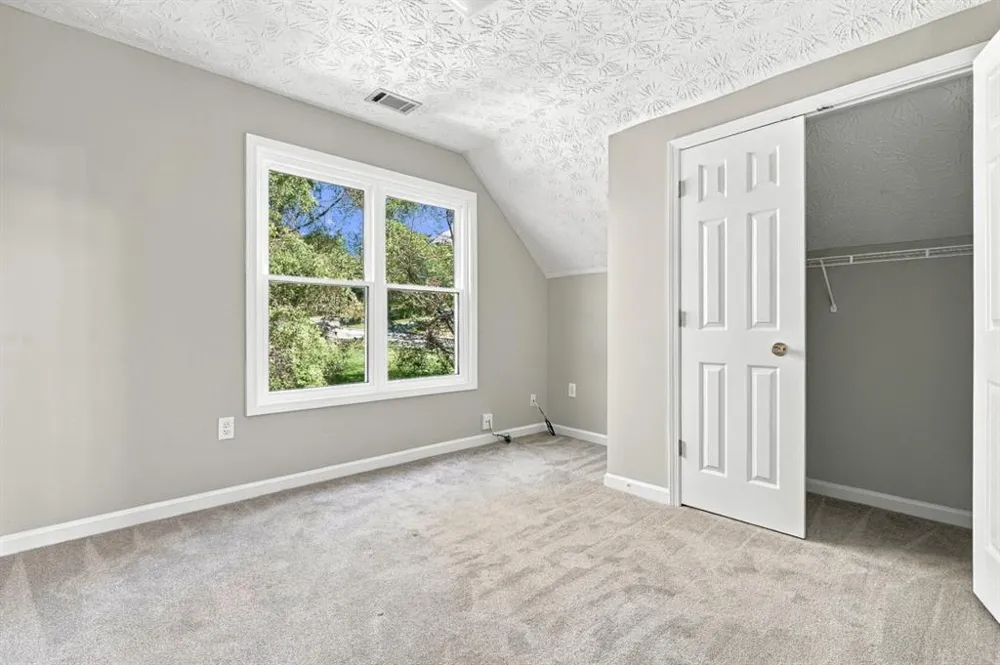 2140 Amberly Glen Way Dacula, GA 30019