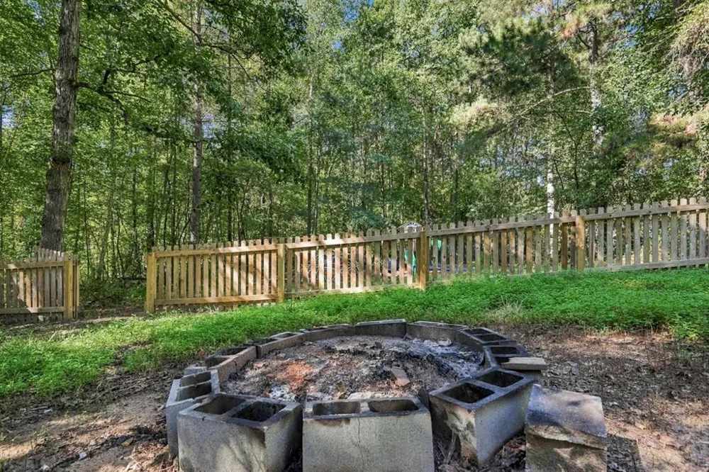 2140 Amberly Glen Way Dacula, GA 30019