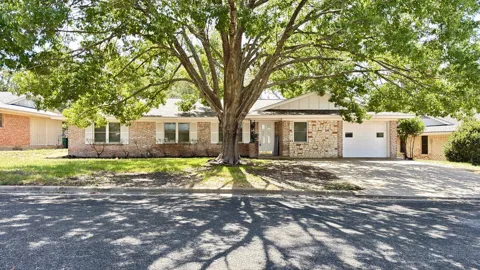 2512 Lowrey Drive