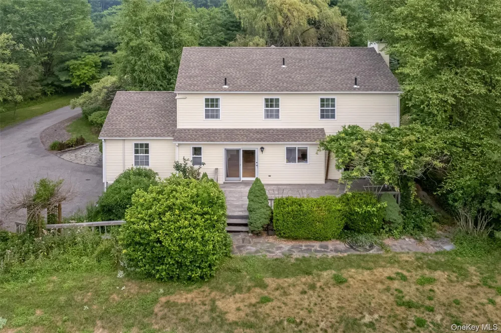 28 Church Farm Road Gardiner, NY 12525