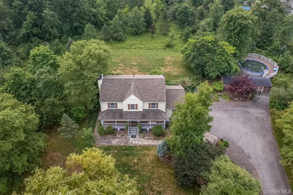 28 Church Farm Road Gardiner, NY 12525