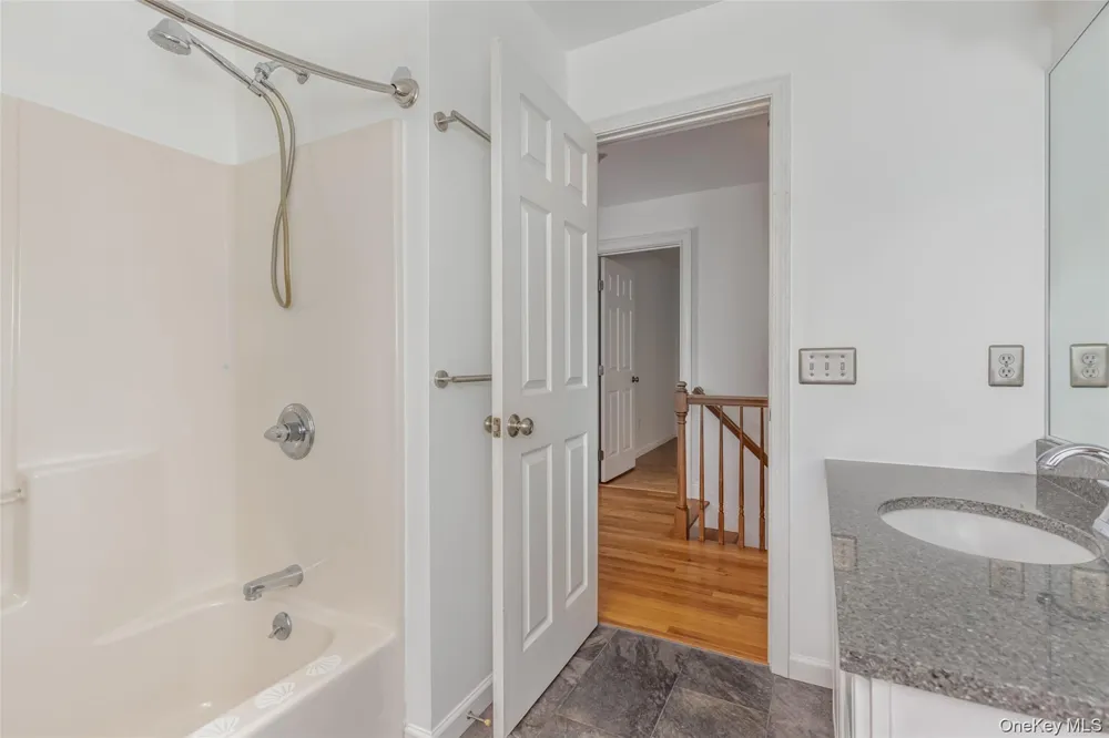 28 Church Farm Road Gardiner, NY 12525