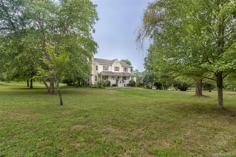 28 Church Farm Road Gardiner, NY 12525