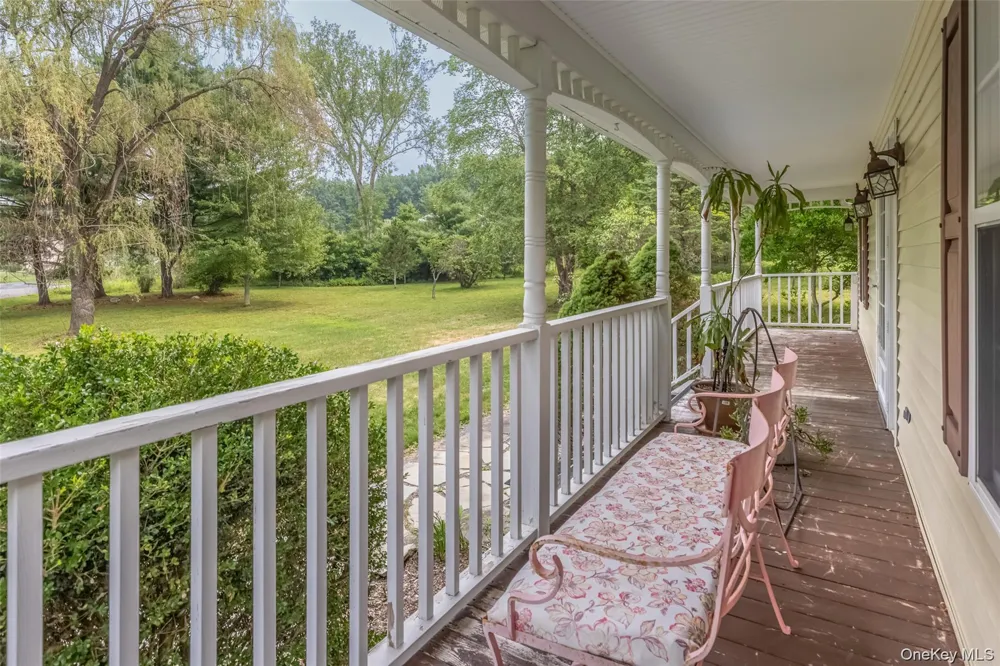 28 Church Farm Road Gardiner, NY 12525