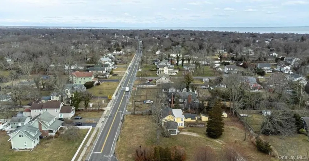 362 Middle Road Bayport, NY 11705