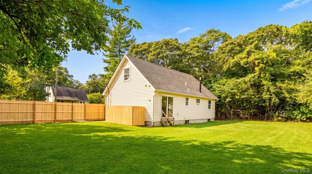 35 Cedar Lane Medford, NY 11763
