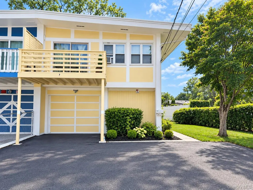 72 Blauvelt Avenue West Haverstraw, NY 10993