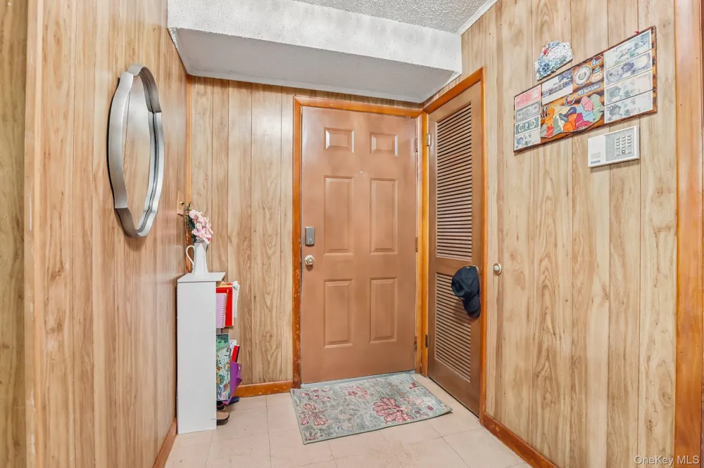 72 Blauvelt Avenue West Haverstraw, NY 10993
