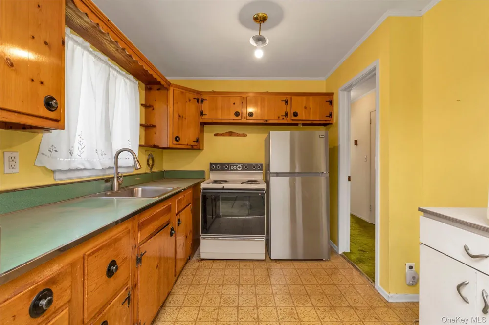 58 Elm Street Hicksville, NY 11801