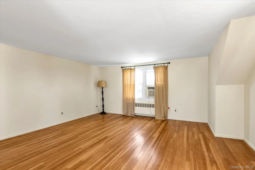 58 Elm Street Hicksville, NY 11801