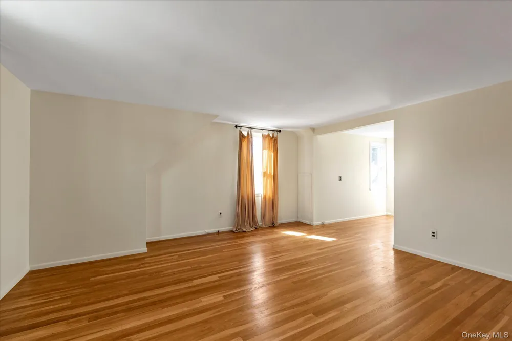 58 Elm Street Hicksville, NY 11801