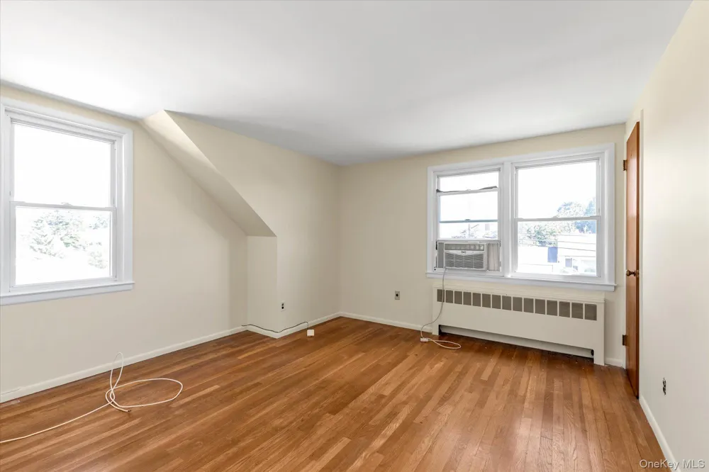58 Elm Street Hicksville, NY 11801