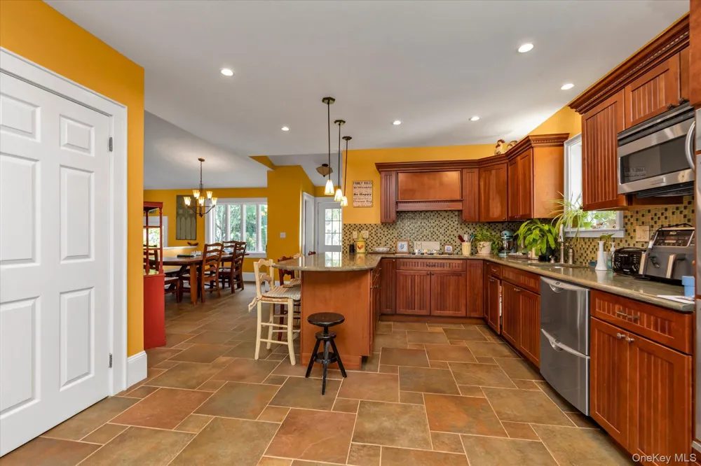238 Burtis Avenue Rockville Centre, NY 11570