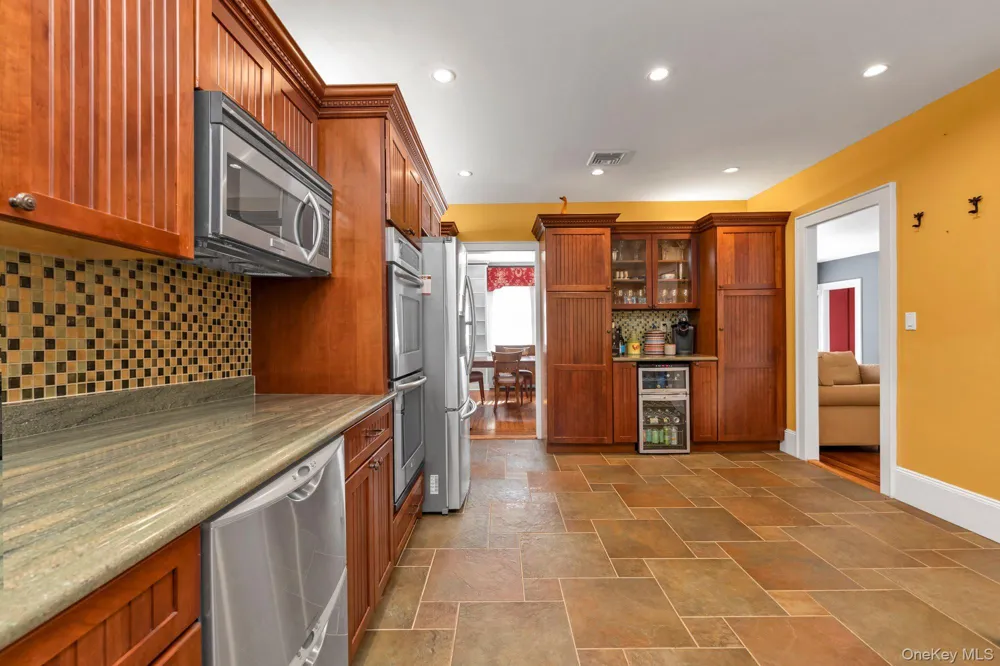 238 Burtis Avenue Rockville Centre, NY 11570
