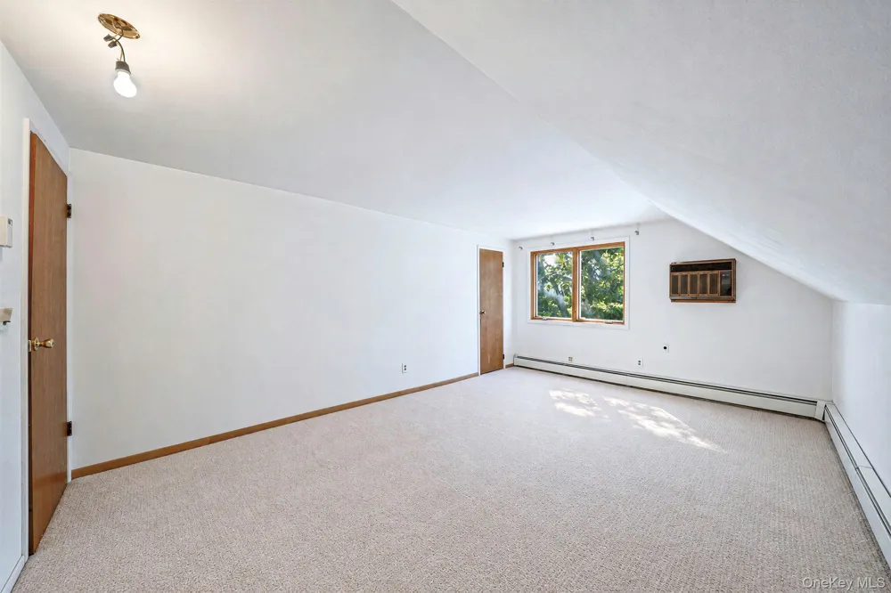 17 Fenwick Avenue Farmingville, NY 11738