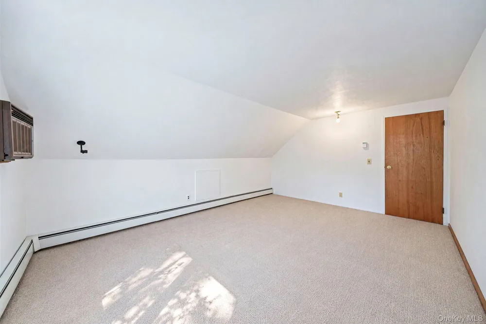 17 Fenwick Avenue Farmingville, NY 11738