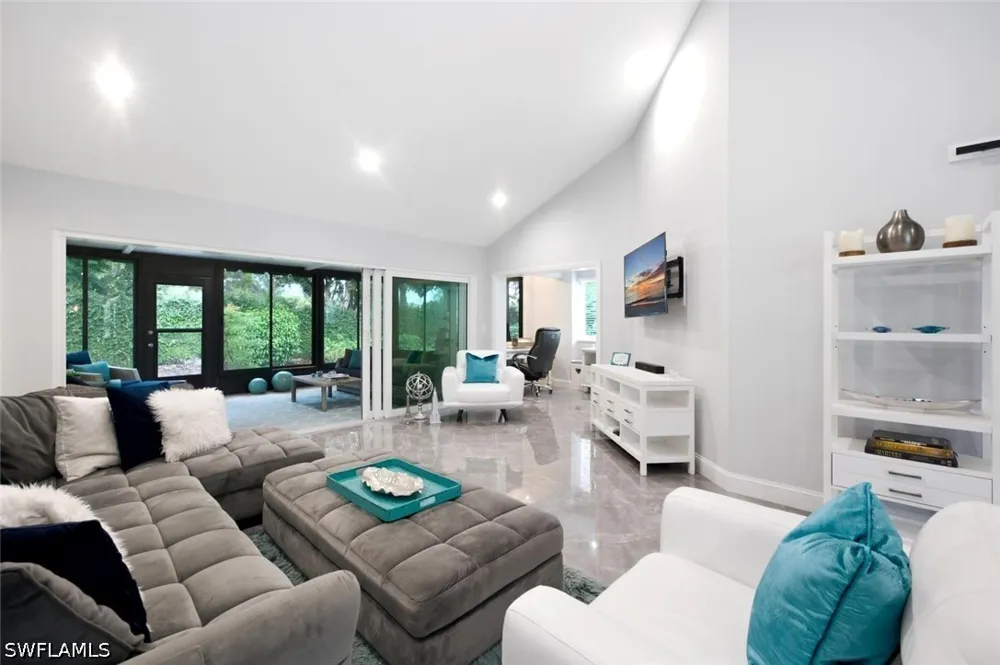 Reef Point Circle Naples, FL 34108
