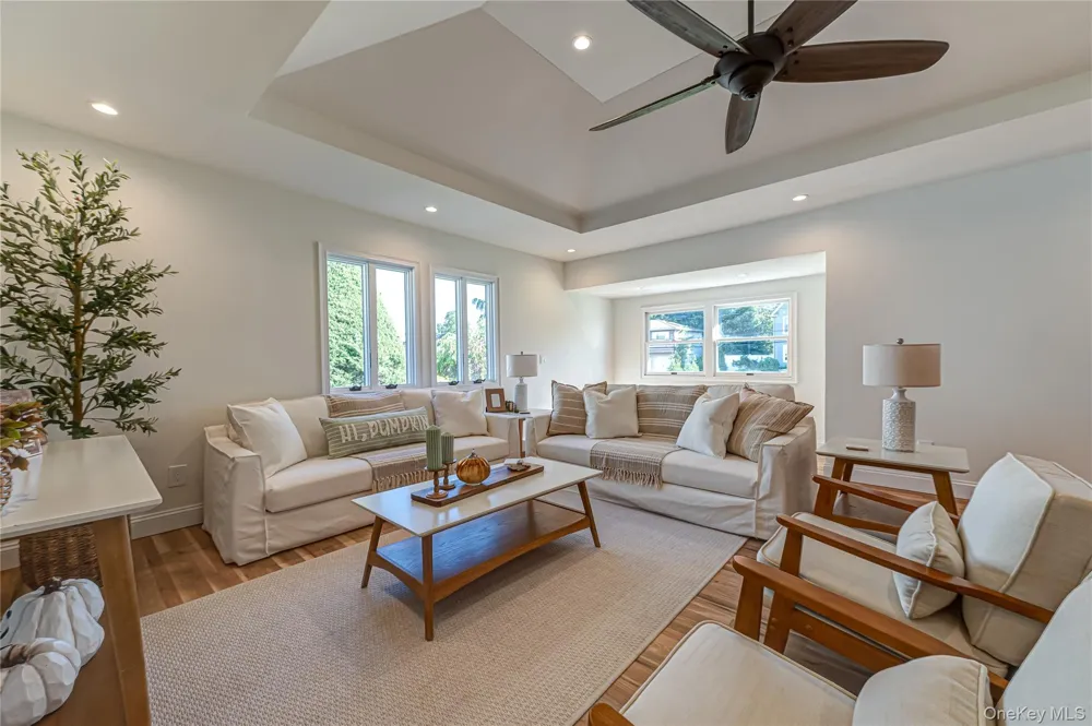 6 Evy Court Sayville, NY 11782