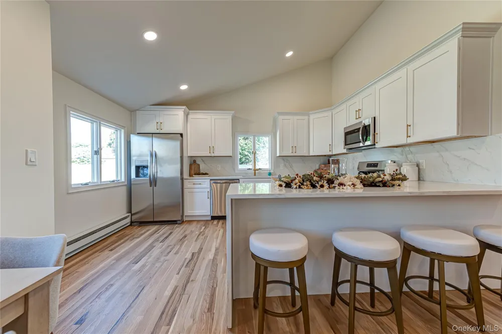 6 Evy Court Sayville, NY 11782
