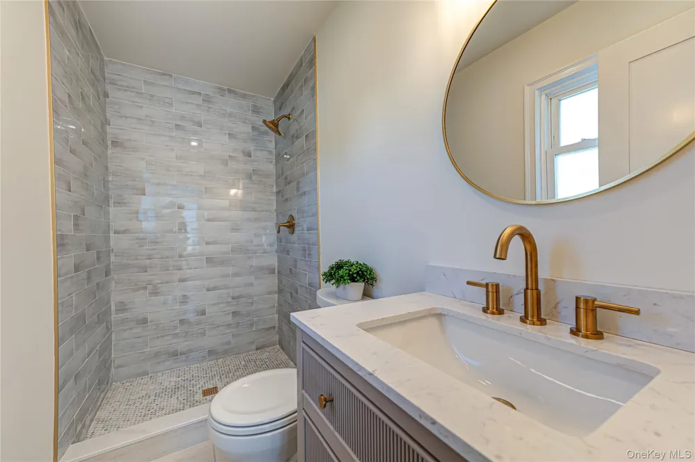 6 Evy Court Sayville, NY 11782