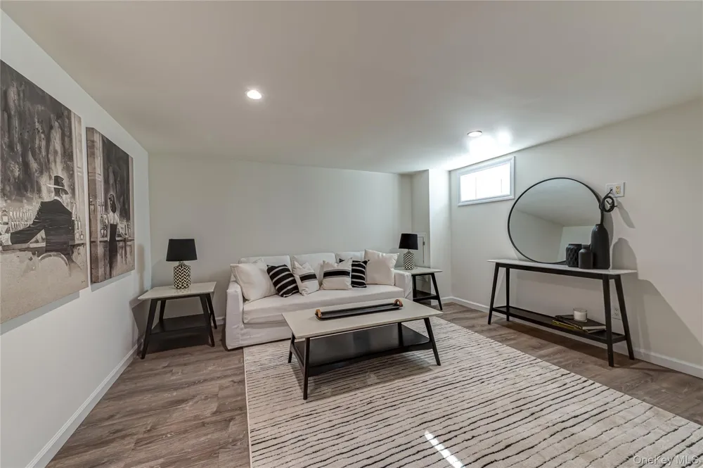 6 Evy Court Sayville, NY 11782