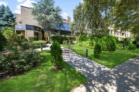 680 W Boston Post Road #3A