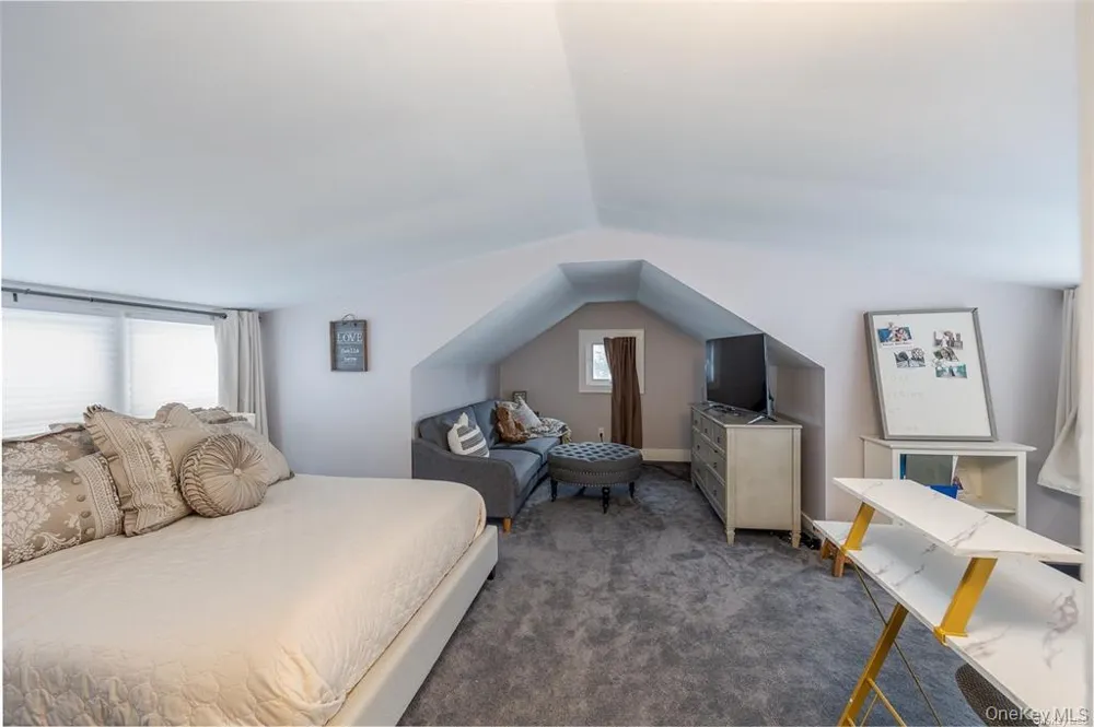 18 yale Place Lynbrook, NY 11563