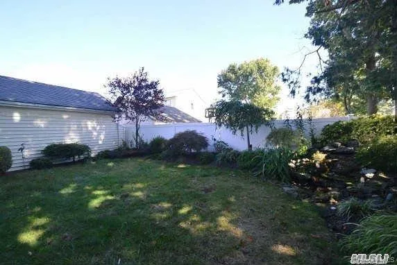 18 yale Place Lynbrook, NY 11563