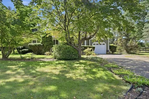 985 Silver Colt Road