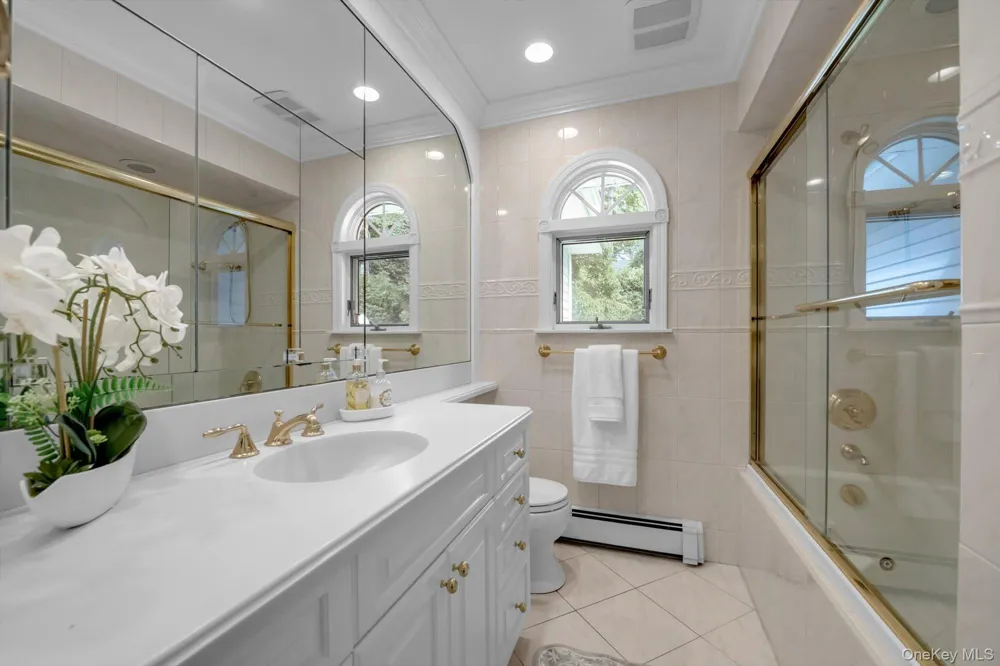 3 South Court Port Washington, NY 11050