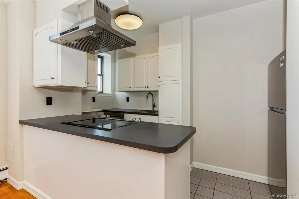 25 W Broadway #503 Long Beach, NY 11561