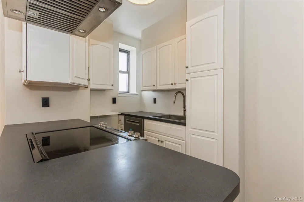 25 W Broadway #503 Long Beach, NY 11561
