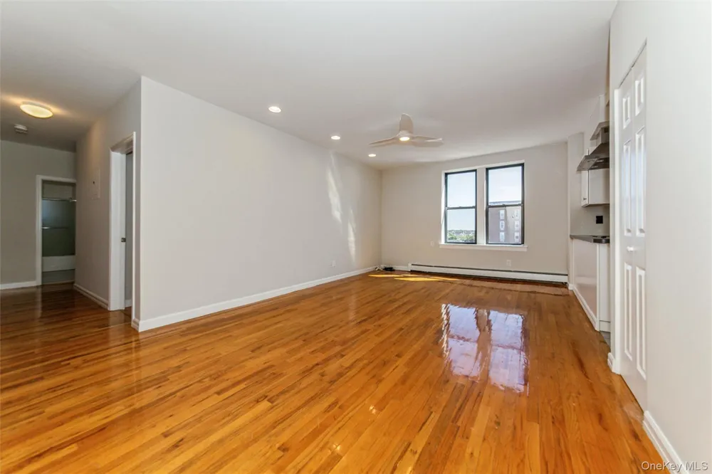 25 W Broadway #503 Long Beach, NY 11561
