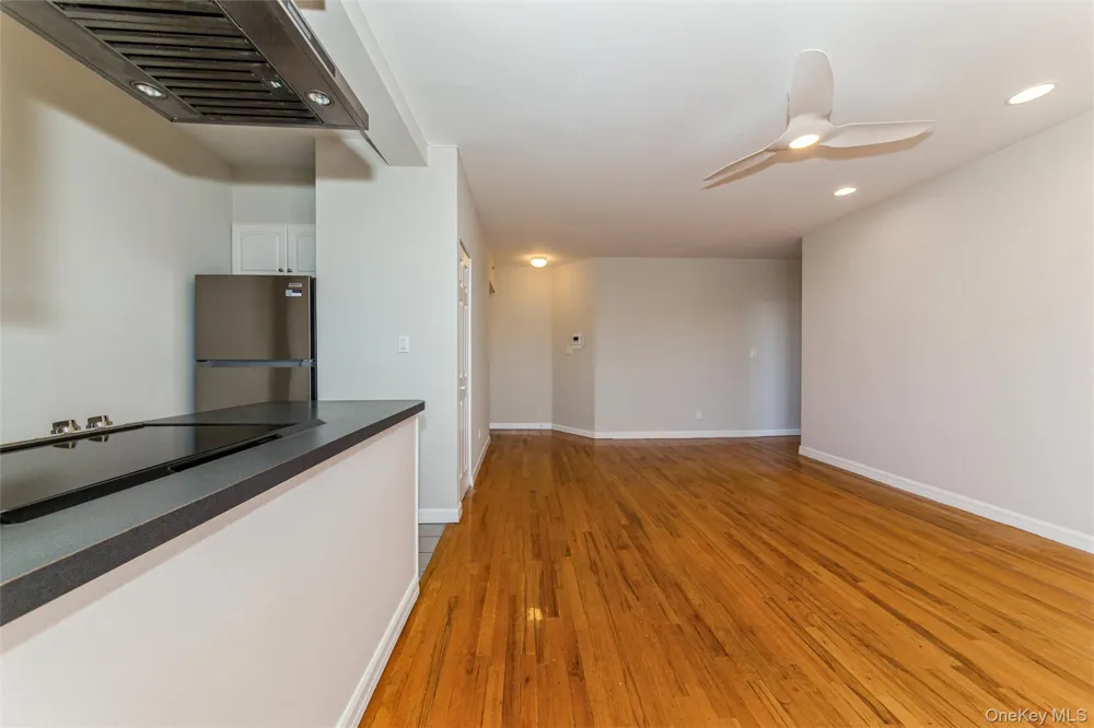 25 W Broadway #503 Long Beach, NY 11561