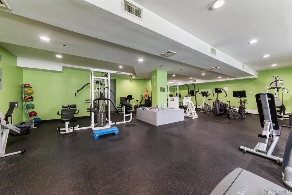 25 W Broadway #503 Long Beach, NY 11561