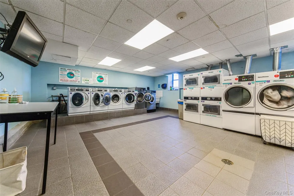 25 W Broadway #503 Long Beach, NY 11561