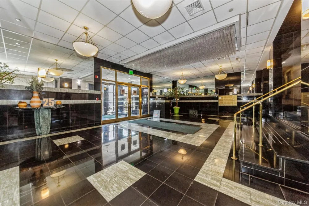 25 W Broadway #503 Long Beach, NY 11561