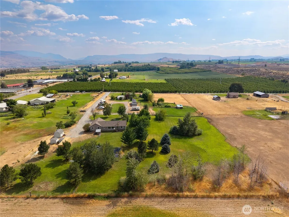 6 Peacock Lane Omak, WA 98841