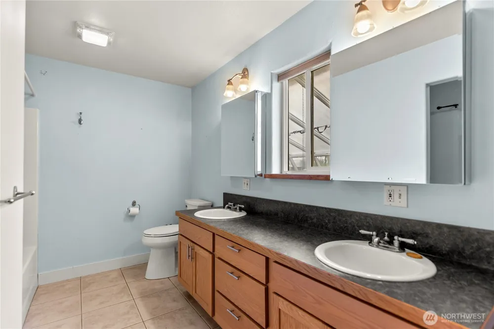 6 Peacock Lane Omak, WA 98841