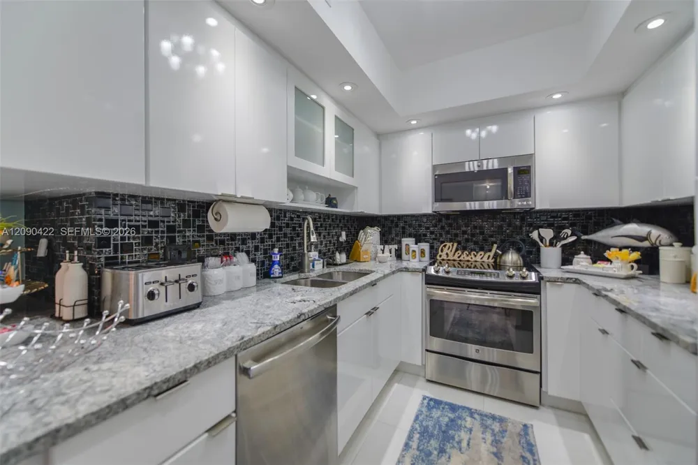 1980 S Ocean Dr #11M Hallandale Beach, FL 33009