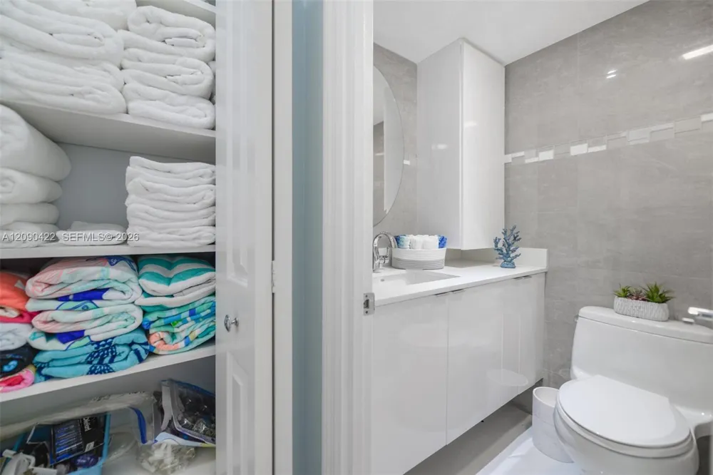 1980 S Ocean Dr #11M Hallandale Beach, FL 33009
