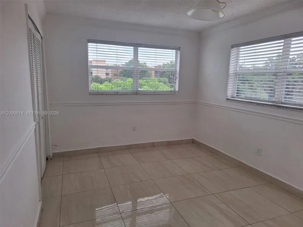 1300 W 53rd St #38 Hialeah, FL 33012