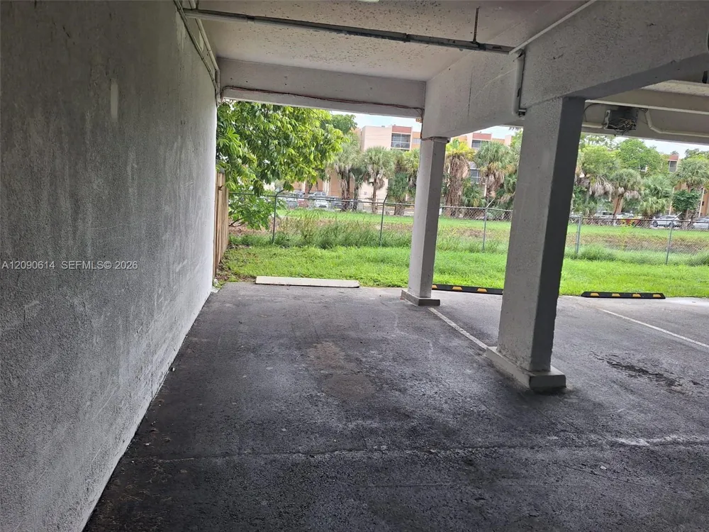 1300 W 53rd St #38 Hialeah, FL 33012