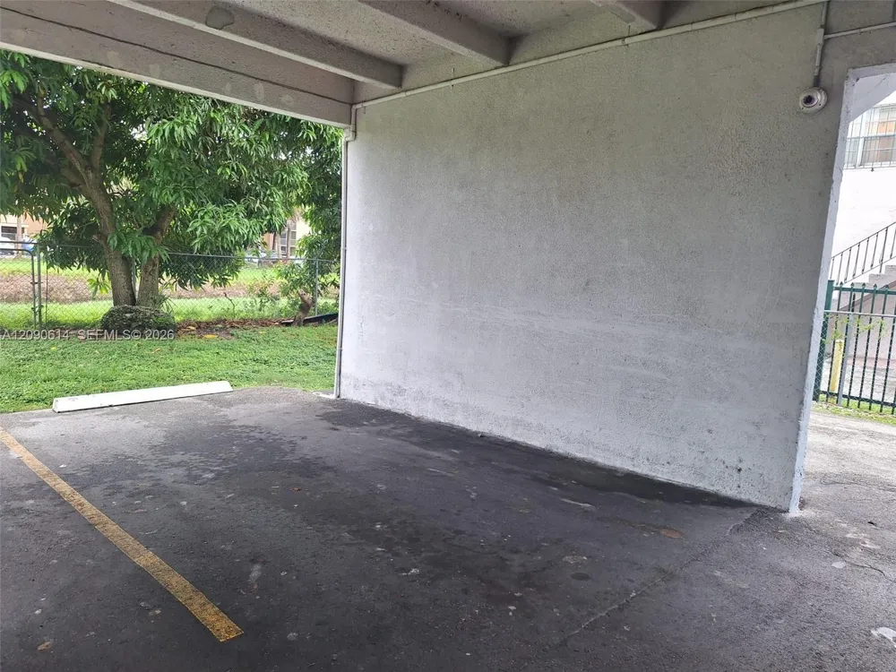 1300 W 53rd St #38 Hialeah, FL 33012
