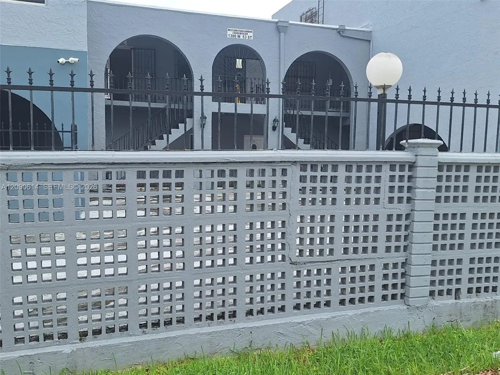 1300 W 53rd St #38 Hialeah, FL 33012